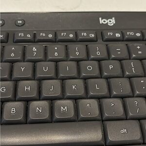 Logitech Black Wireless Keyboard and Mouse combo for PC - MK540 full size